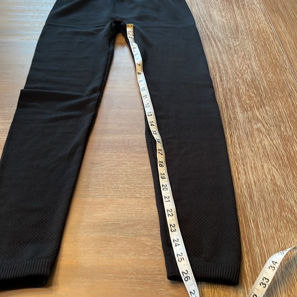 Mia and Tess from Paper Store fleece lined leggings size L/XL Black textured - Picture 4 of 5
